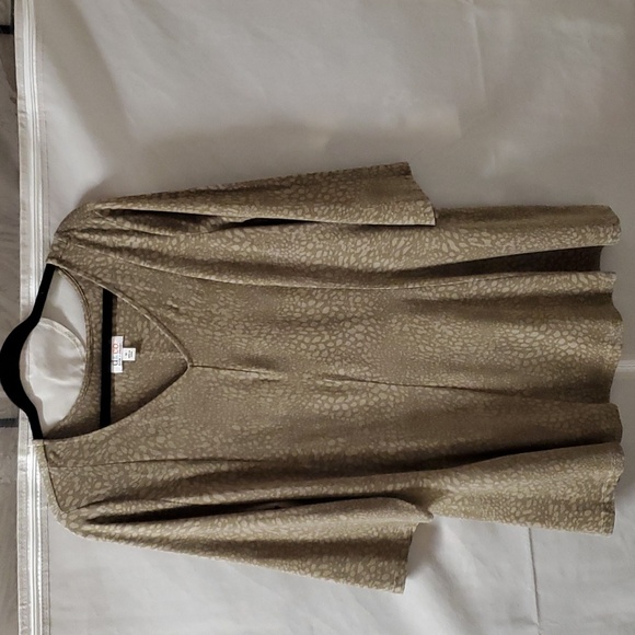 d & co. denim+company 1X BROWN AND OLIVE ANIMAL PRINT VNECK 3/4 SLEEVE TUNIC TOP - Picture 1 of 5